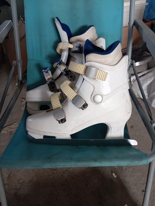 Коньки б/у разные