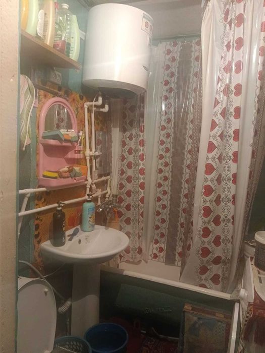 продам 2х комнатную момышулы 30а