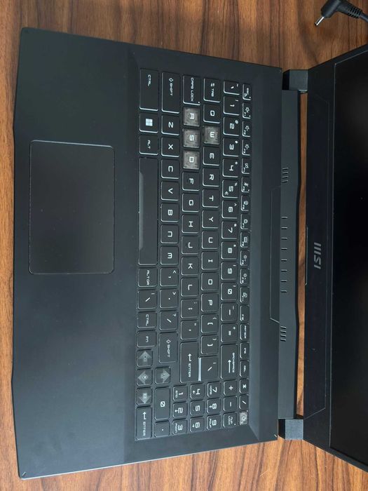 MSI Bravo 15 RTX 4060 8GB Ryzen 7 7735HS 16GB RAM SSD 512