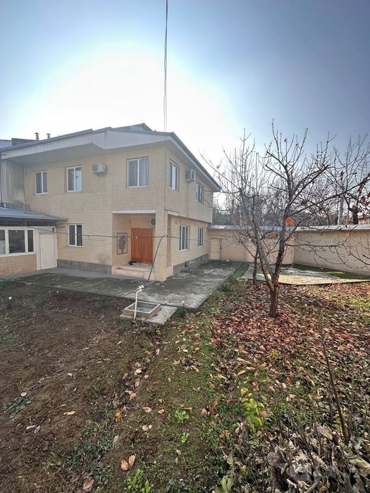 Дом 2х этажный на 7 сотках, угловой. Домбрабад