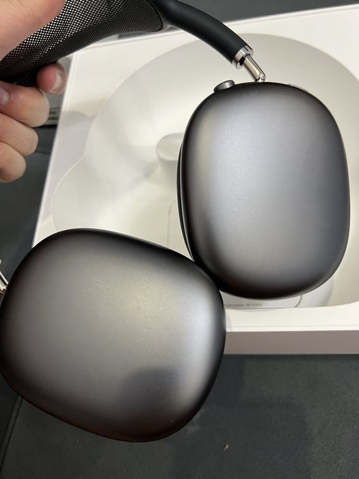 air pods max в хорошем состояний