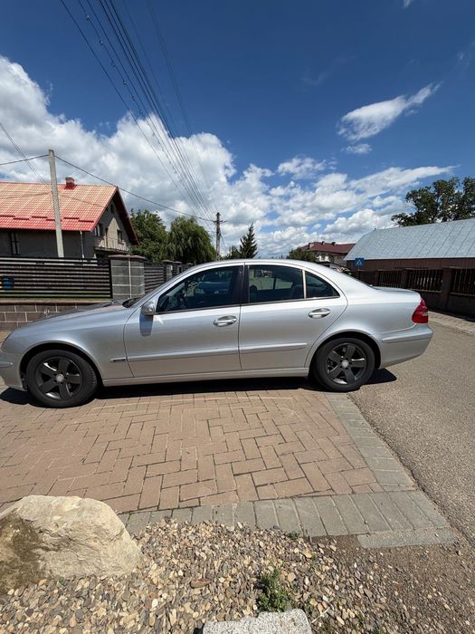 MERCEDES-BENZ E-Class 2005