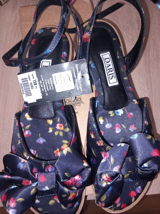 Нови сандали Daris