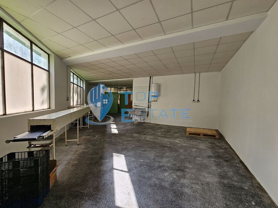 Промишленa сграда със собствен трафопост на главен път Русе - Свиленг