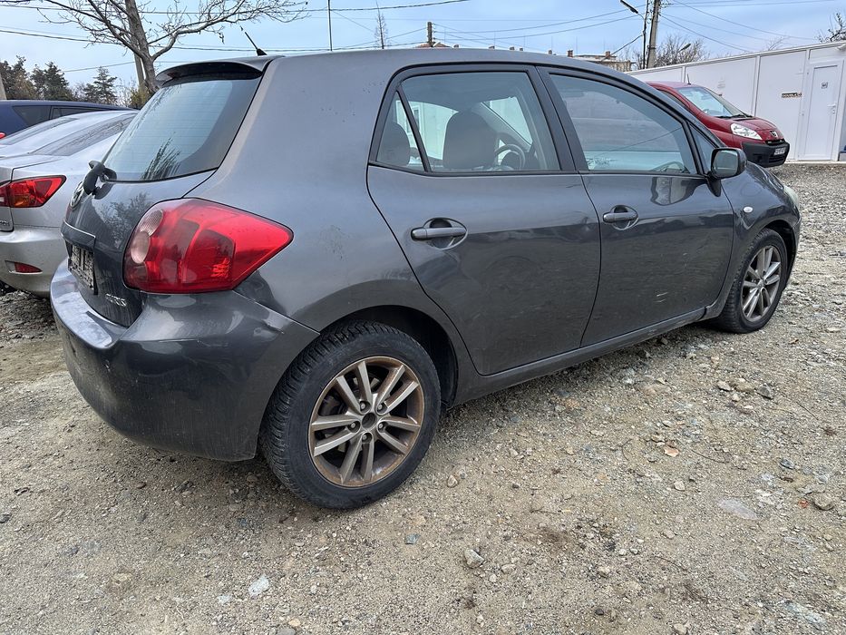 Toyota Auris Тойота Аурис 1.4 d4d 90 кс ММТ кутия НА ЧАСТИ!