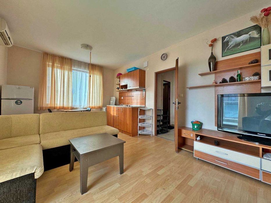 Продава се Двустаен апартамент в Свети Влас - 68 кв.м за 802 €/кв.м - Снимка #2