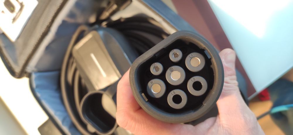 Incarcator masina electrica