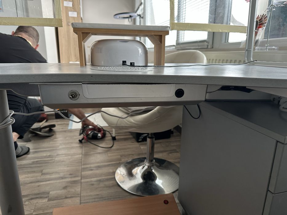 Бюро за маникюристи