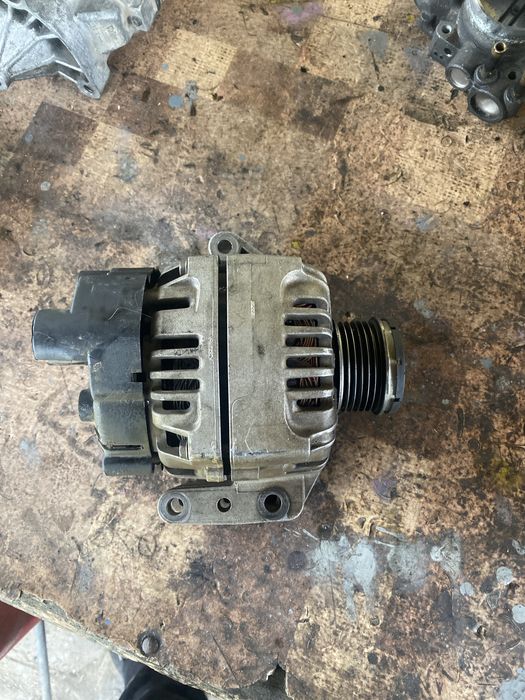 Алтернатор / Генератор за опел 1.3 дизел
