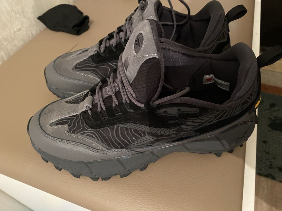 Продам кроссовки термо Reebok.