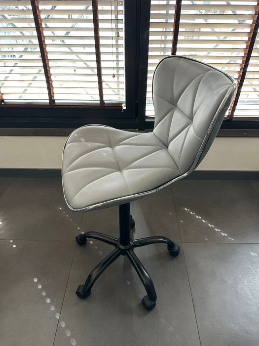 ВИСОК СТОЛ НА КОЛЕЛЦА BROOKLYN - 2г гаранция и безплатна доставка