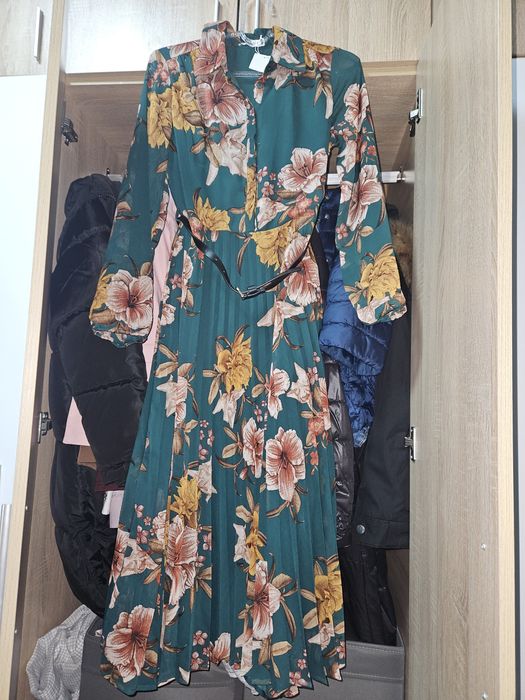 Нова рокля Reserved