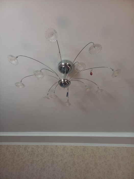 Люстра в отличном сост.