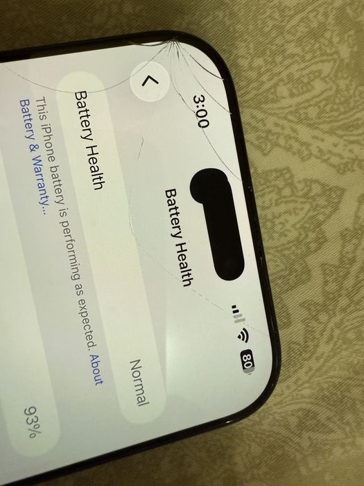 iPhone 16 Pro Max 256GB - работещ, с проблем по дисплея и Face ID