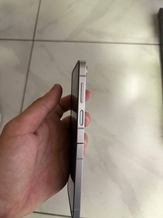 Продам телефон samsung z flip 6