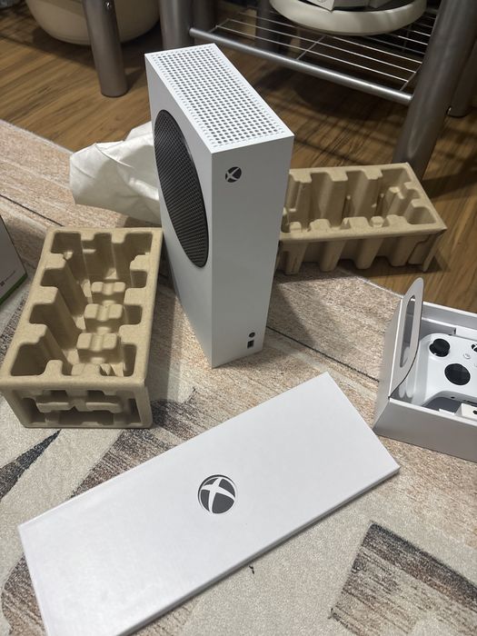 Xbox S 512 GB SSD  nou  negociabil