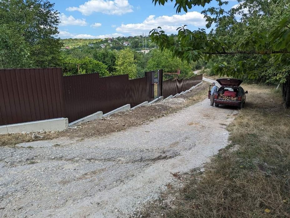 Executam garduri din tip Zaluzea ori ce tip de model șipcă metalica tabla cutata plasa Bordurata BCA