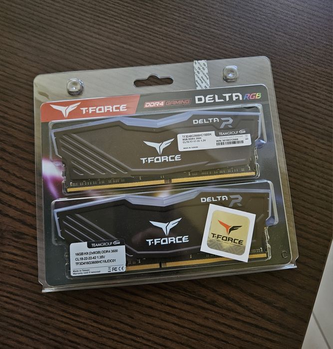 16GB (2×8GB) DDR4 RGB Рам Памет
