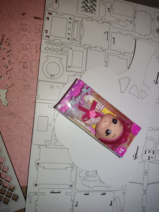 Скидка!Роскошный трёх этажный кукольный домик с мебелью и куколкой