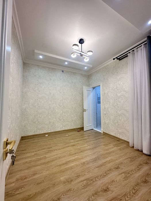 Sergeli xonabodda 1.7 sotix 5 xona uchaska sotiladi