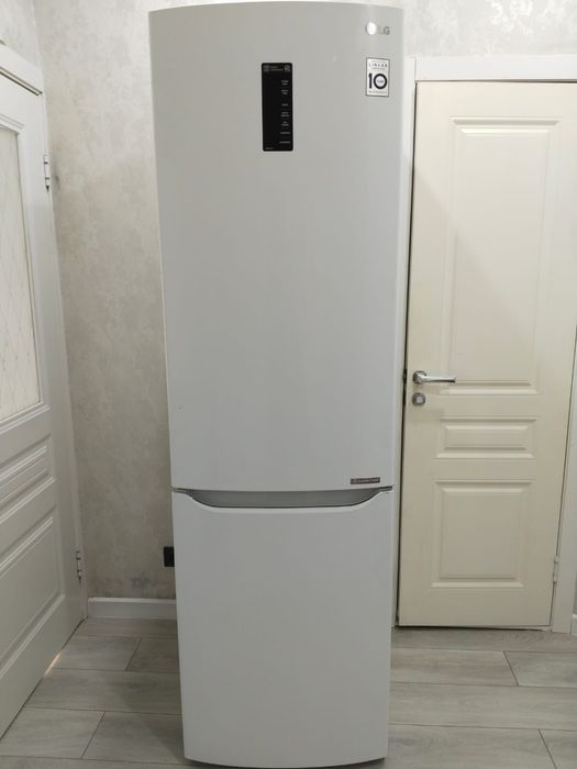 Продам холодильник LG
