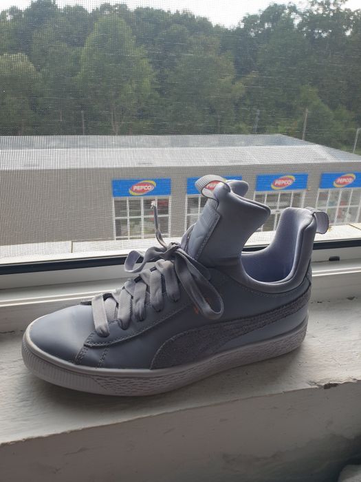 Adidasi  Puma noi 37