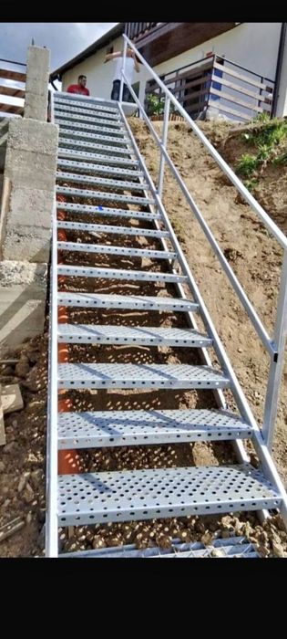 Scari zincate pe comanda