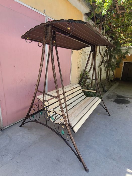 Качели. Скамейке