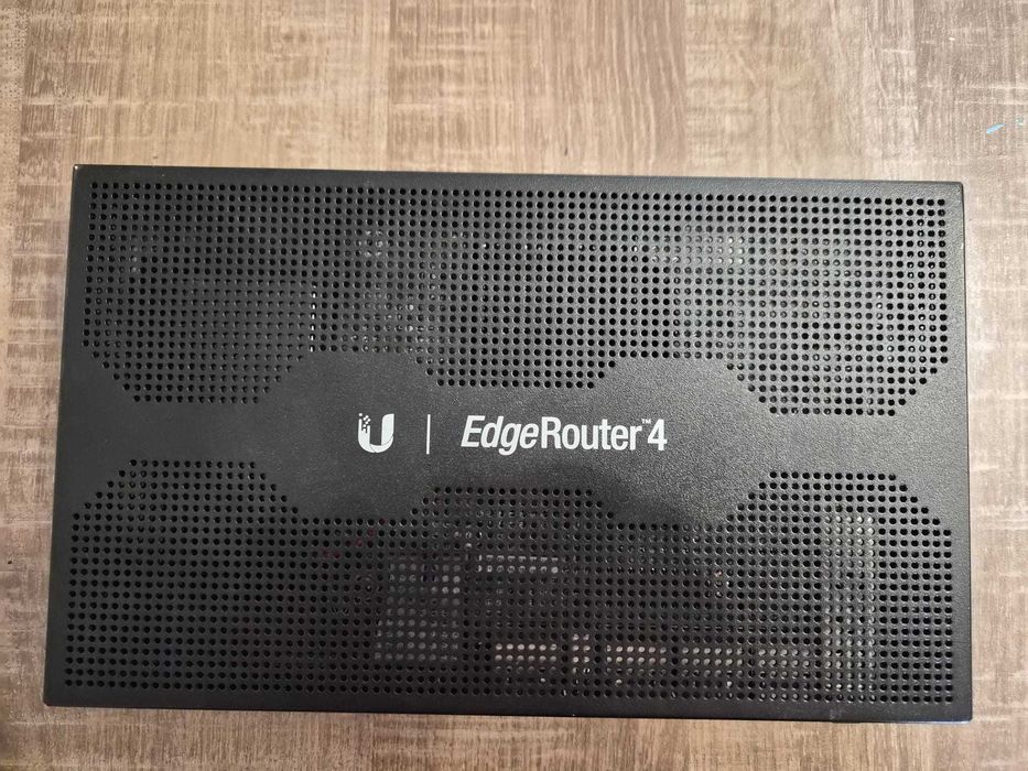 Router profesional Ubiquiti EdgeRouter 4 (ER-4) - Gigabit, SFP