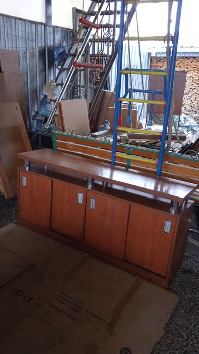 Тумбочка.      .