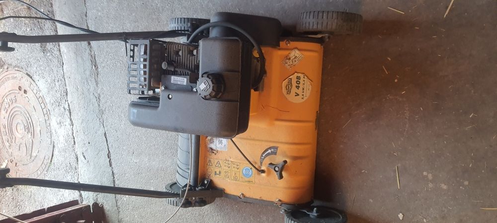 Scarificator gazon pe benzina