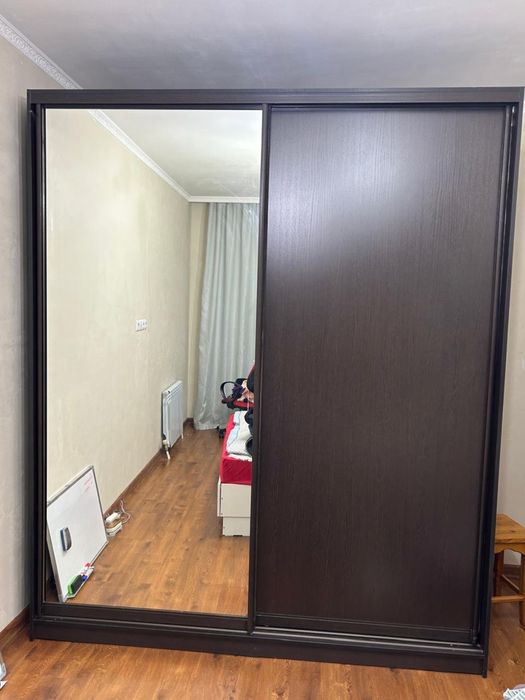 Шкаф купе с зеркалом