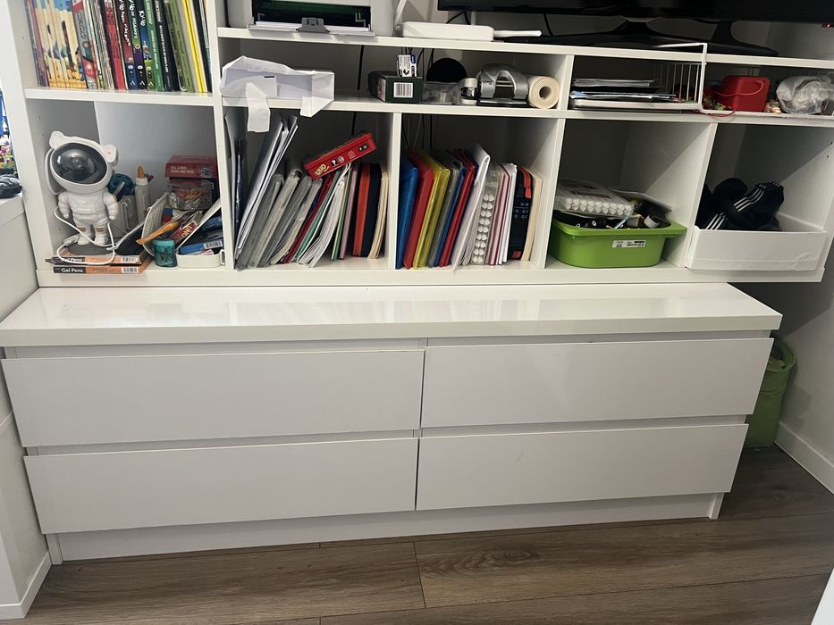 Голям гардероб, скрин, секция и две кубчета на Икеа