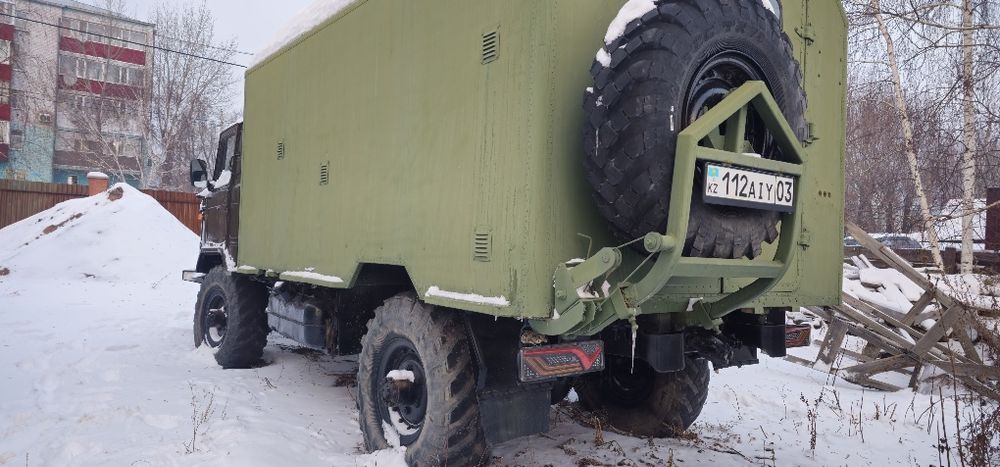 ГАЗ 66 с кунгом.