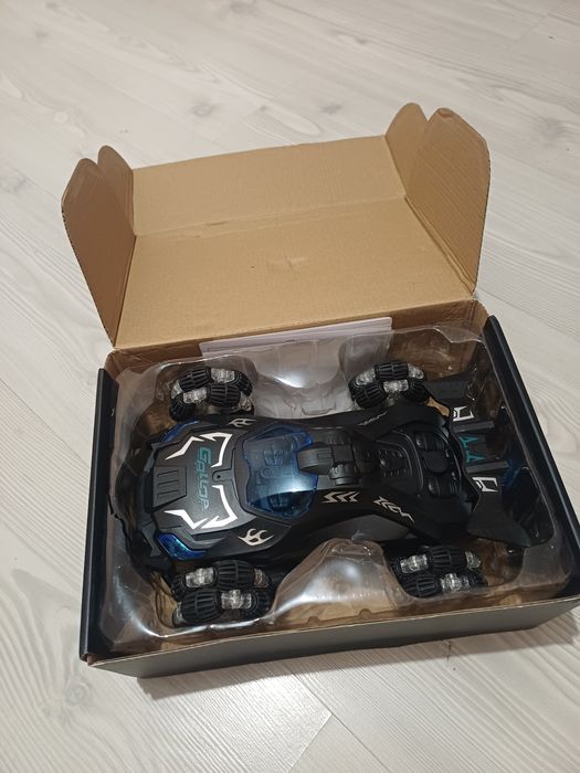 Кола с Дистанционно, Нова