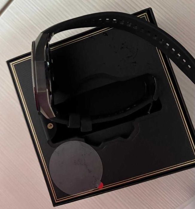 Ceas Huawei GT 5 Pro ca nou, în garanție