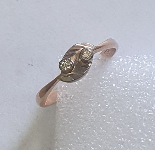 Колечко    бриллиантиком.