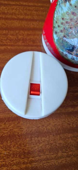 ретро термос с паун 1л