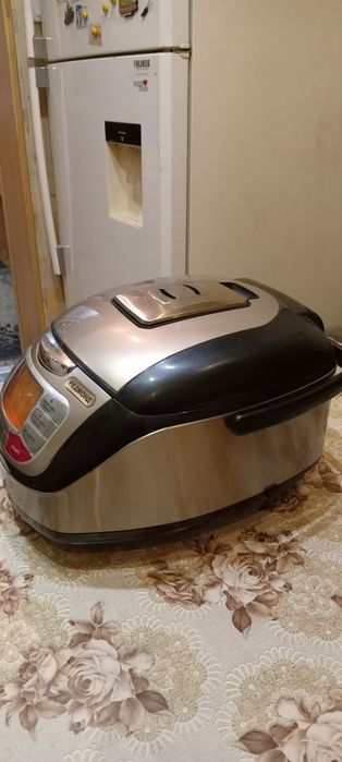 Мультиварка Редмонд 585