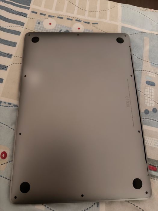 Aplle macbook air m1 and m2