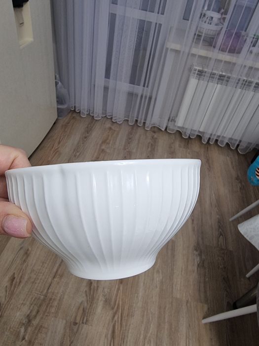 Продам белоснежный набор посуды