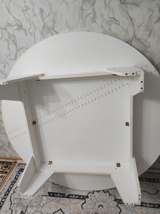 Продам круглый стол