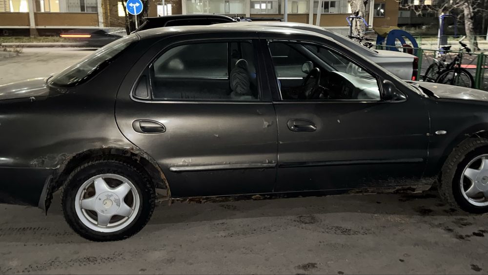 Продам автомобиль Kia clarus