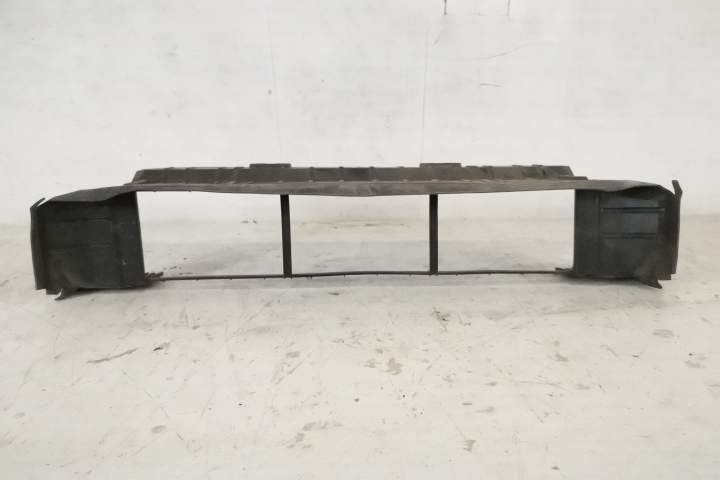 Оригинален долен въздушен дефлектор в добро състояние Мерцедес-Бенц А-