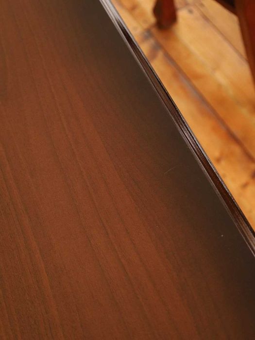 Yaxshi holatdagi mebellar sotiladi. 12 kishilik mebellar sotiladi