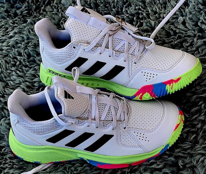 Adidas оригинална дамска сникърси еко кожа нови 38 2/3 номер