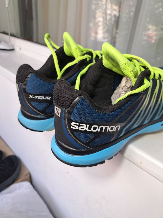 Vând pantofi sport Salomon  nr 45