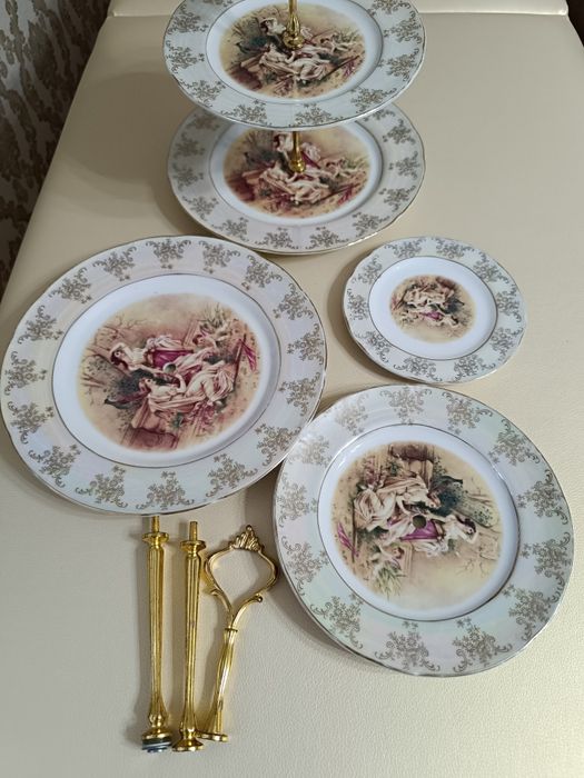 Менажница, трехъярусная посуда