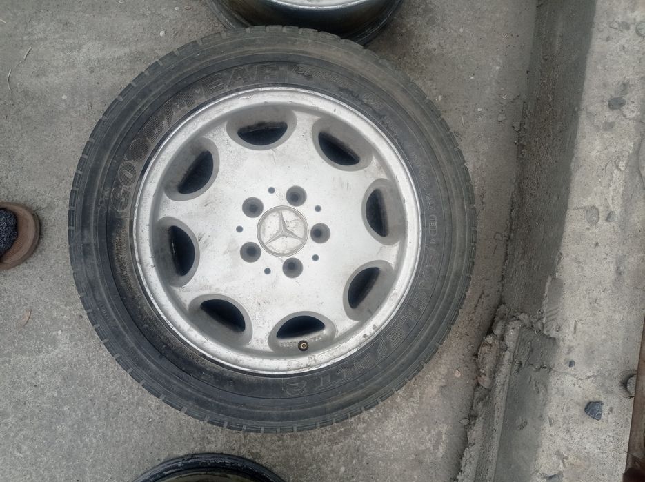 Продам диски на 15 для мерседеса