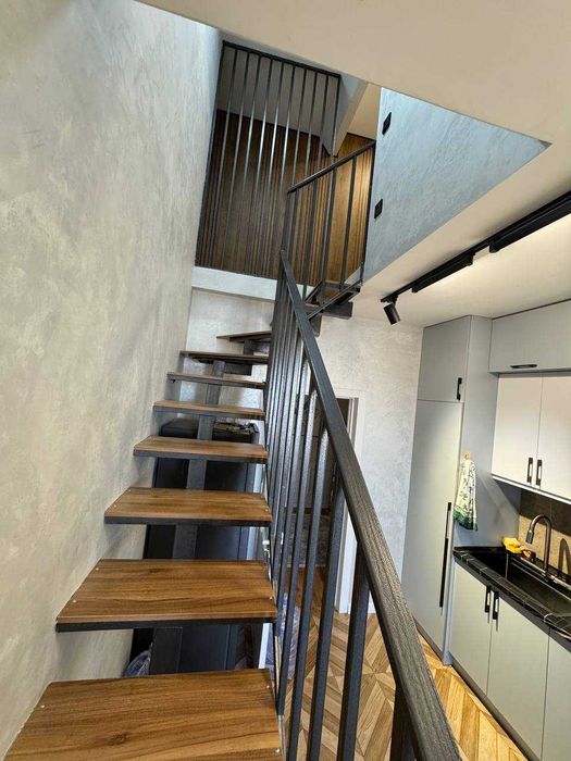 3xona+4xona qo'shilgan 79m2 kadastrda+12m2+35m2 bor Medgaradok
